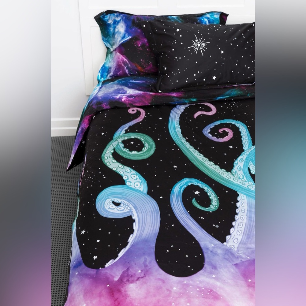 Space tentacles duvet cover and pillow cases